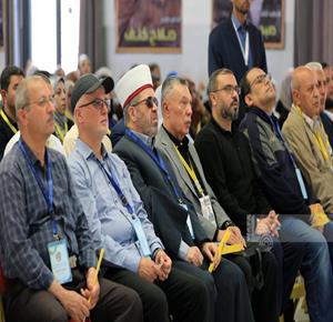 עזה — תושבים משתתפים ביום הראשון של הוועידה השמינית של תנועת השחרור הלאומי הפלסטיני פת"ח בעיר עזה.