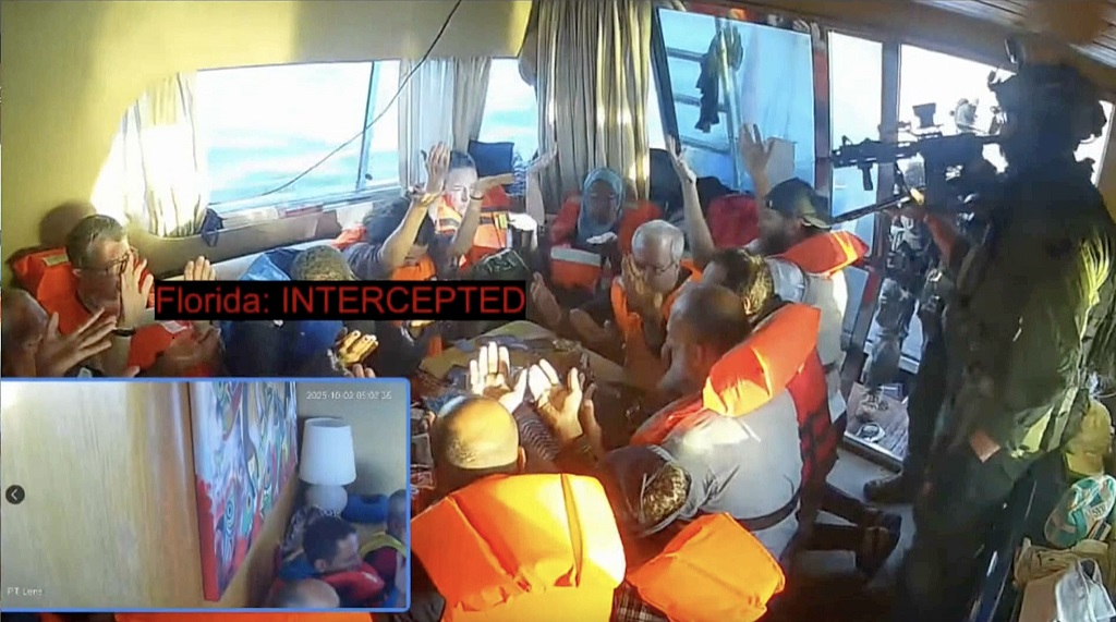 המשט לעזה: כוחות הכיבוש עצרו 40 כלי שיט ועיכבו עשרות פעילים בינלאומיים