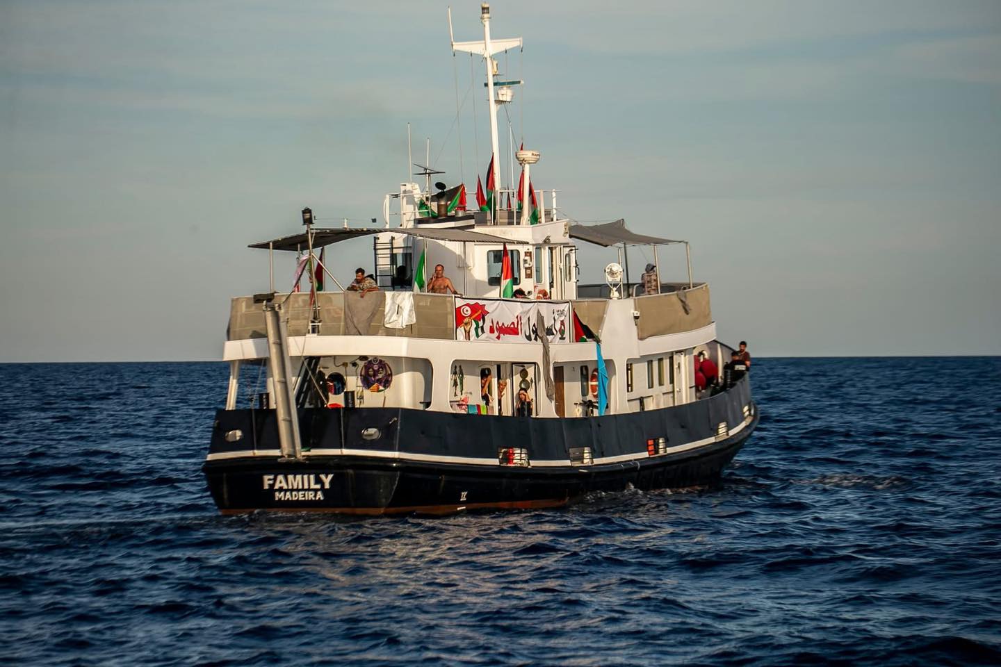 המשט לעזה במרחק 825 ק"מ – רחפנים מאיימים עליו