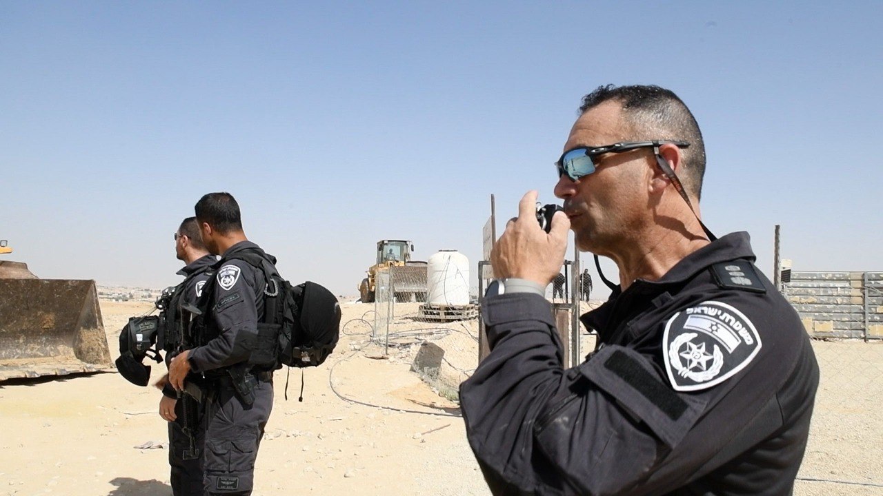 הרס בתים ומבנים בשגב שלום: דחפורים ישראליים פעלו בכפר הסר בנגב