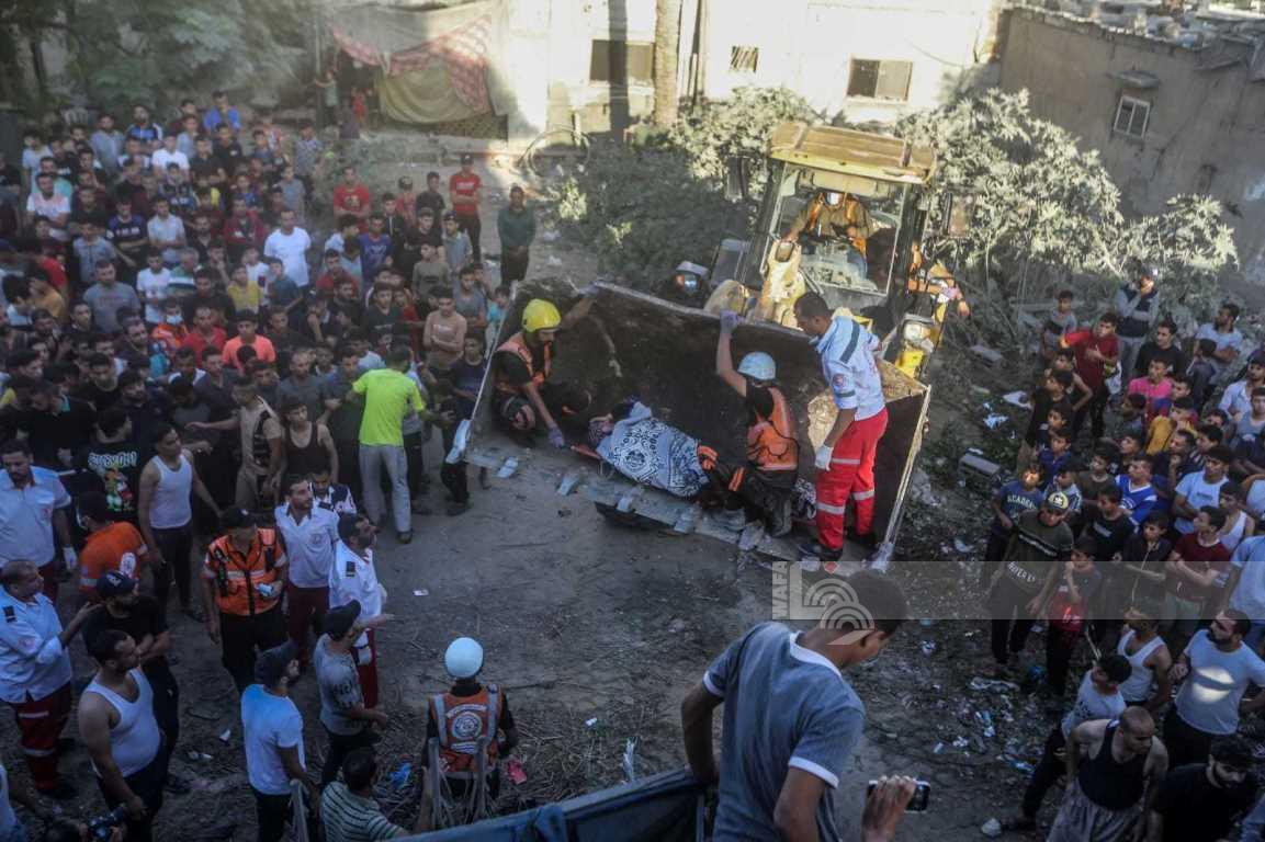 שמונה גופות חולצו מבית שהופצץ במחנה המג’אזי במרכז הרצועה