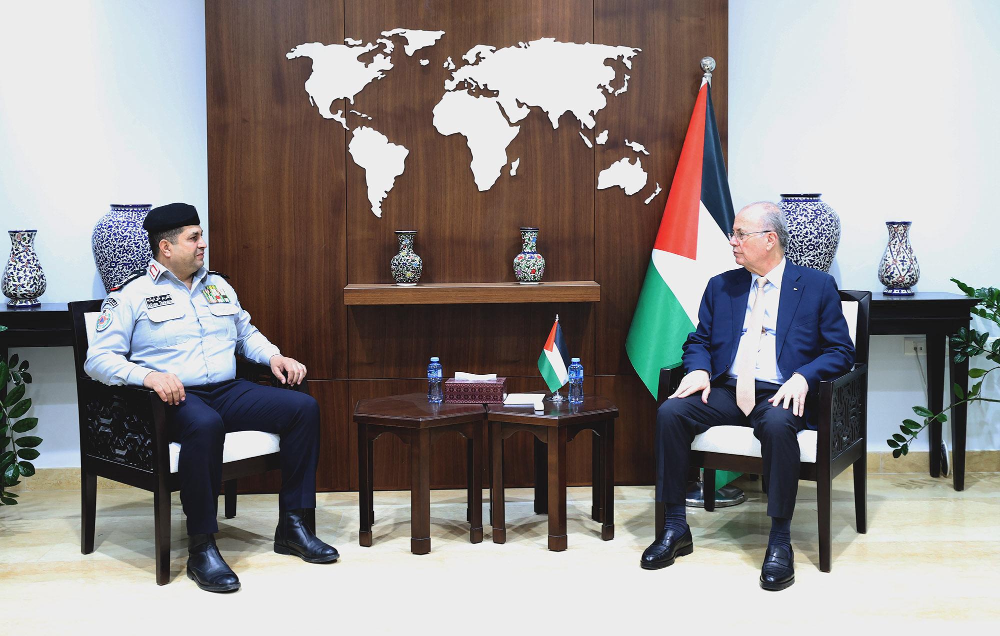 ראש הממשלה מוסטפא: ההגנה האזרחית היא קו החזית של החברה הפלסטינית – יש לחזק אותה בכל הכלים