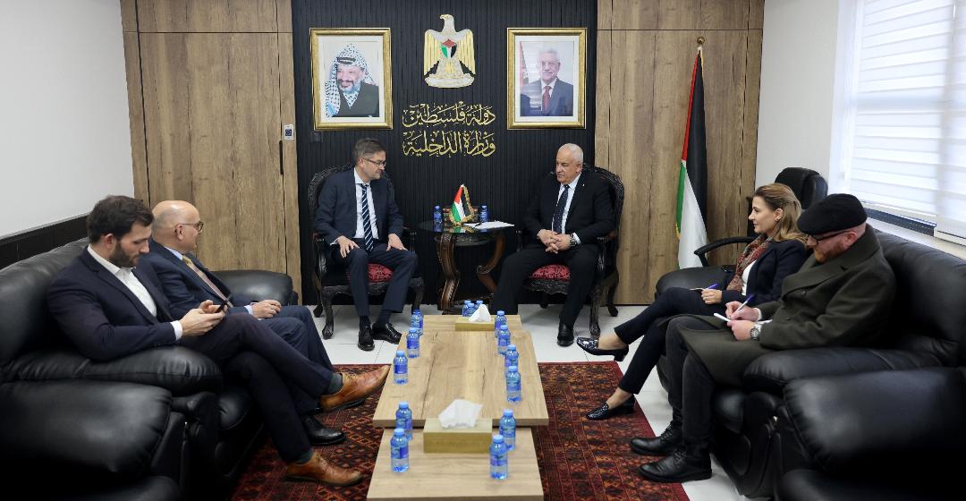 שר הפנים הפלסטיני ושגריר גרמניה דנו בחיזוק שיתוף הפעולה