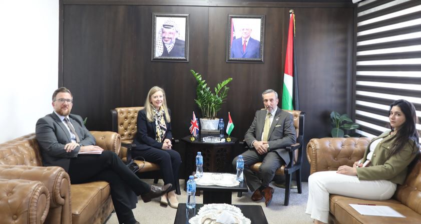 שר המשפטים הפלסטיני נפגש עם הקונסולית הבריטית הכללית ודן במצב ההומניטרי בעזה