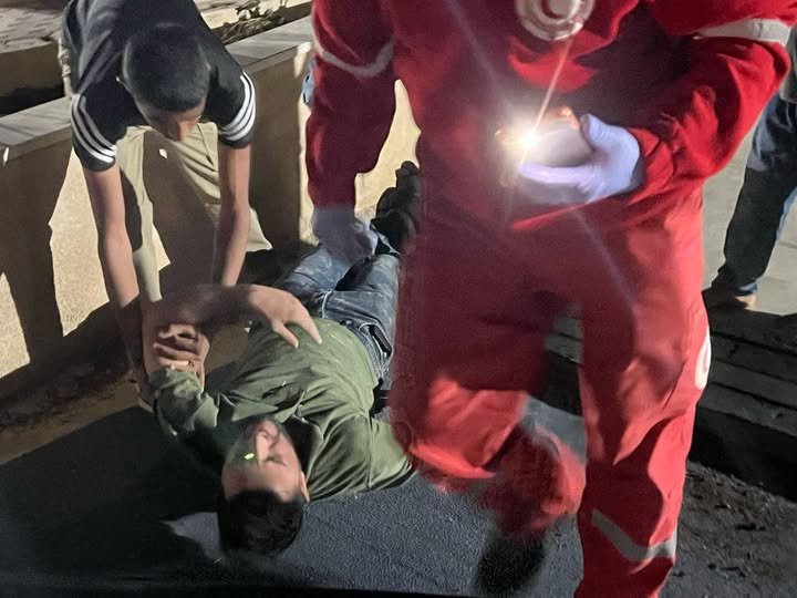 ארבעה פלסטינים נפצעו בתקיפת מתנחלים בכפר אום ח'יר שבדרום הר חברון