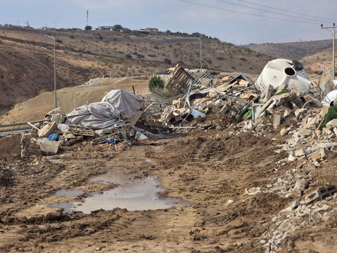 כוחות הכיבוש הרסו מבנים בעין אל־חלווה בצפון הבקעה