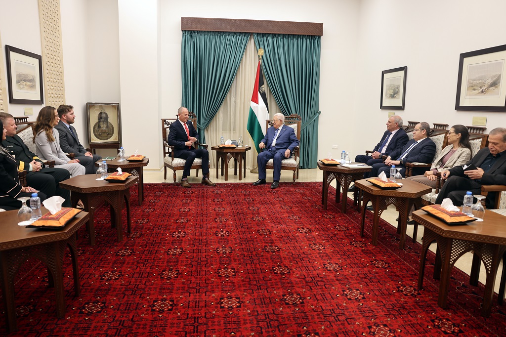 הנשיא אבו מאזן נפגש עם ראש הנציגות הקנדית ברמאללה