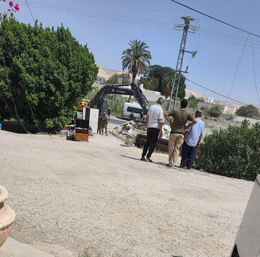 כוחות הכיבוש הרסו בית ועסק מסחרי בעוג’ה שבצפון יריחו