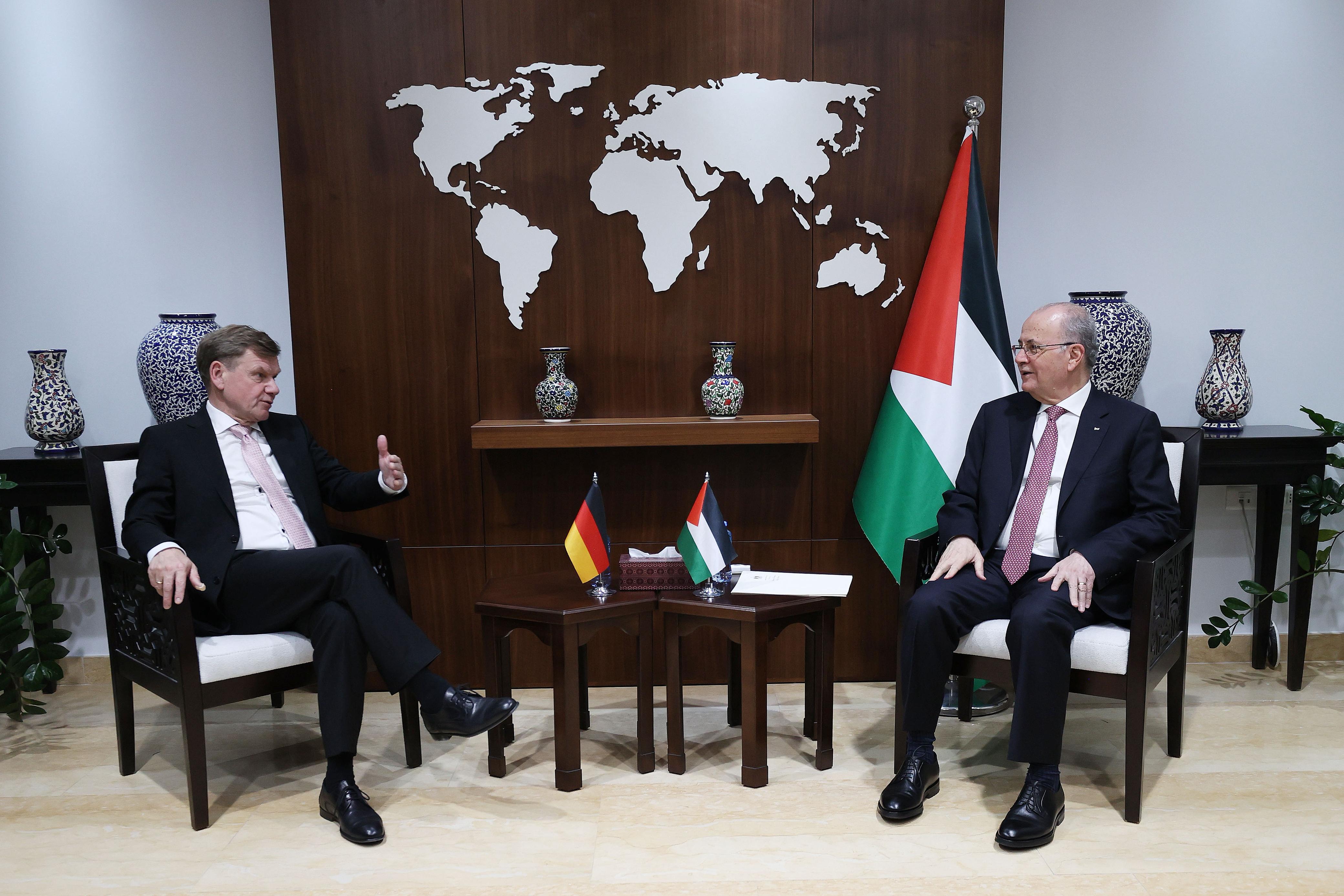 בישיבה ברמאללה עם שר החוץ הגרמני: ראש הממשלה מוסטפא קרא לסיום הכיבוש והקמת מדינה פלסטינית