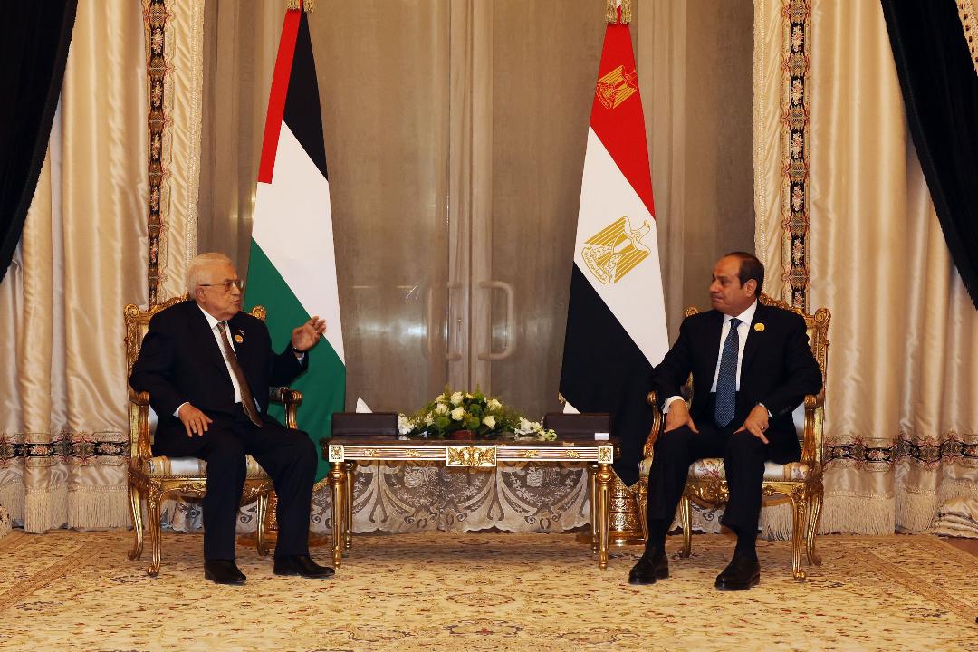 הנשיא עבאס בפגישה עם הנשיא א-סיסי: אין יציבות באזור ללא מדינה פלסטינית ריבונית