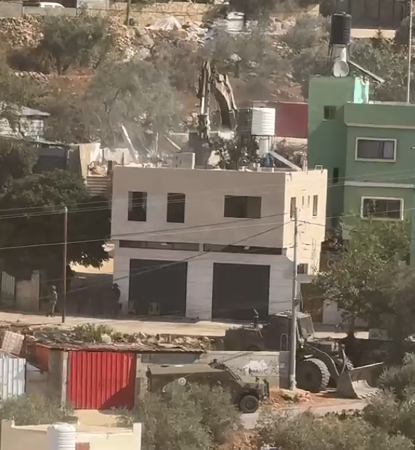 כוחות הכיבוש פלשו לביתא לקראת הריסת שני בתים וממשיכים בפשיטה על בורין שמדרום לשכם