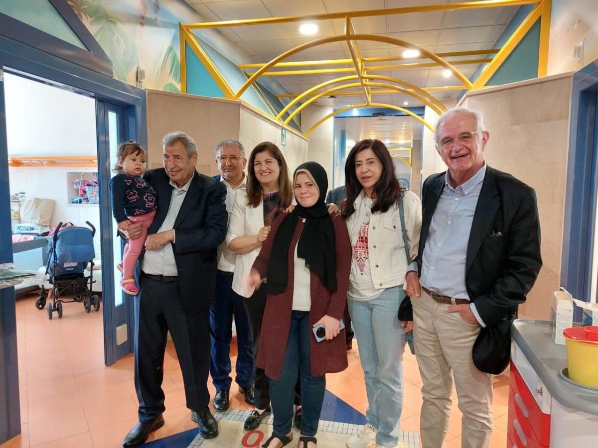 חבר הוועד הפועל של אש"ף ביקר ילדים פצועים מעזה המאושפזים ברומא: "הנשיא עוקב אישית אחר מצבם ודואג להם"