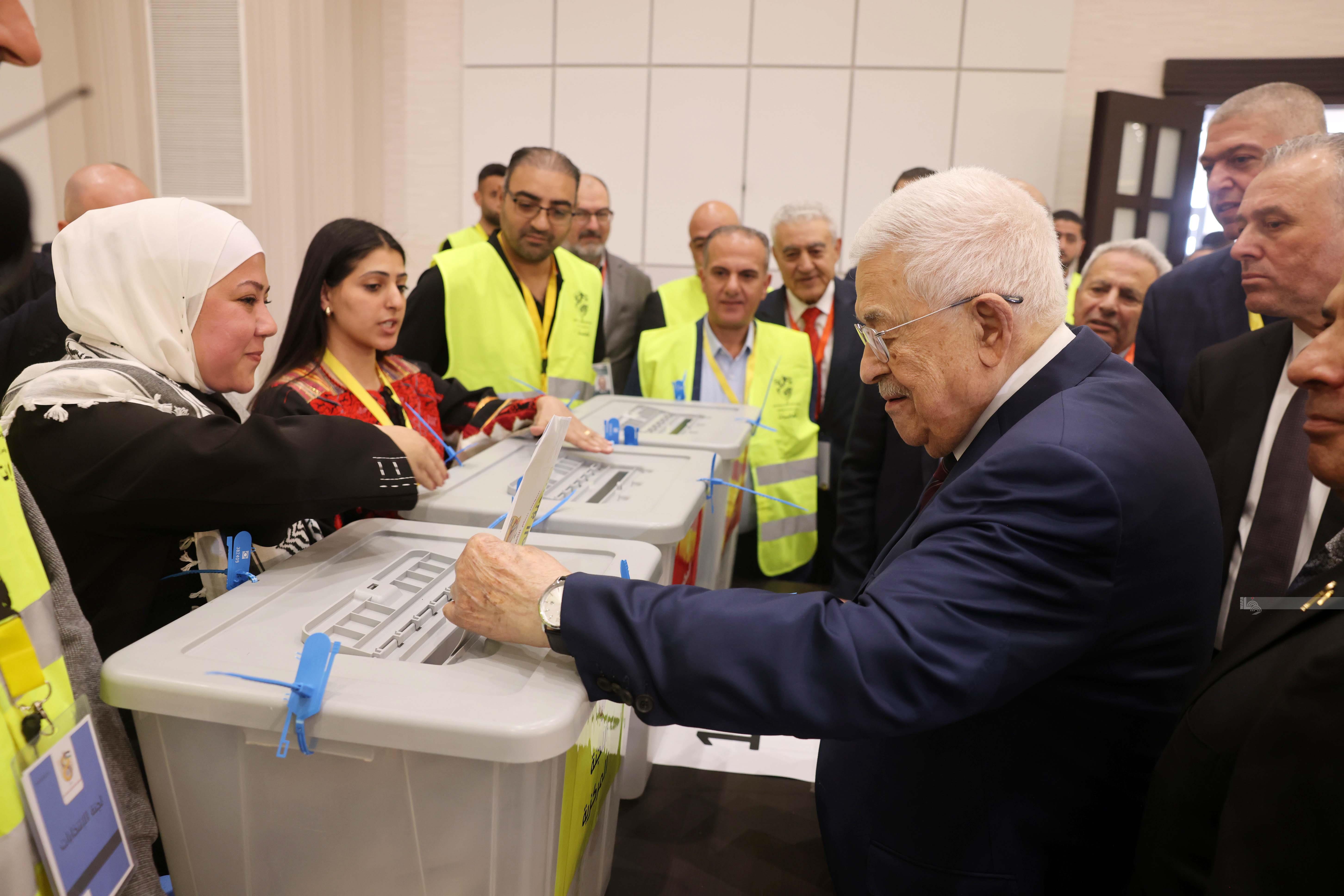 הנשיא עבאס הצביע בבחירות לוועד המרכזי ולמועצה המהפכנית של פת"ח