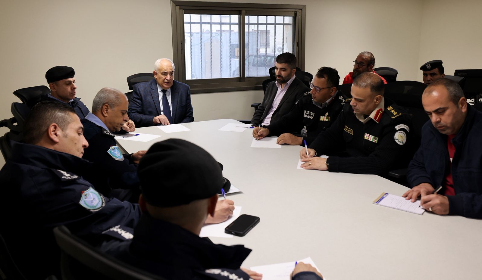 על רקע ההתפתחויות: במשרד הפנים הפלסטיני החלה לפעול ועדת הסברה לשעת חירום