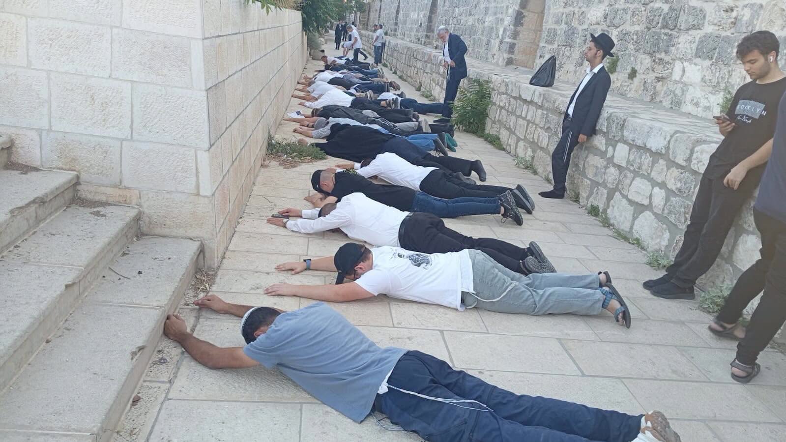 מתנחלים פלשו למסגד אל־אקצא בהובלת יהודה גליק