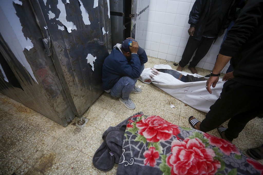 10 הרוגים בתקיפת אוהל עקורים במערב חאן יונס – גל תקיפות קטלני ברחבי הרצועה