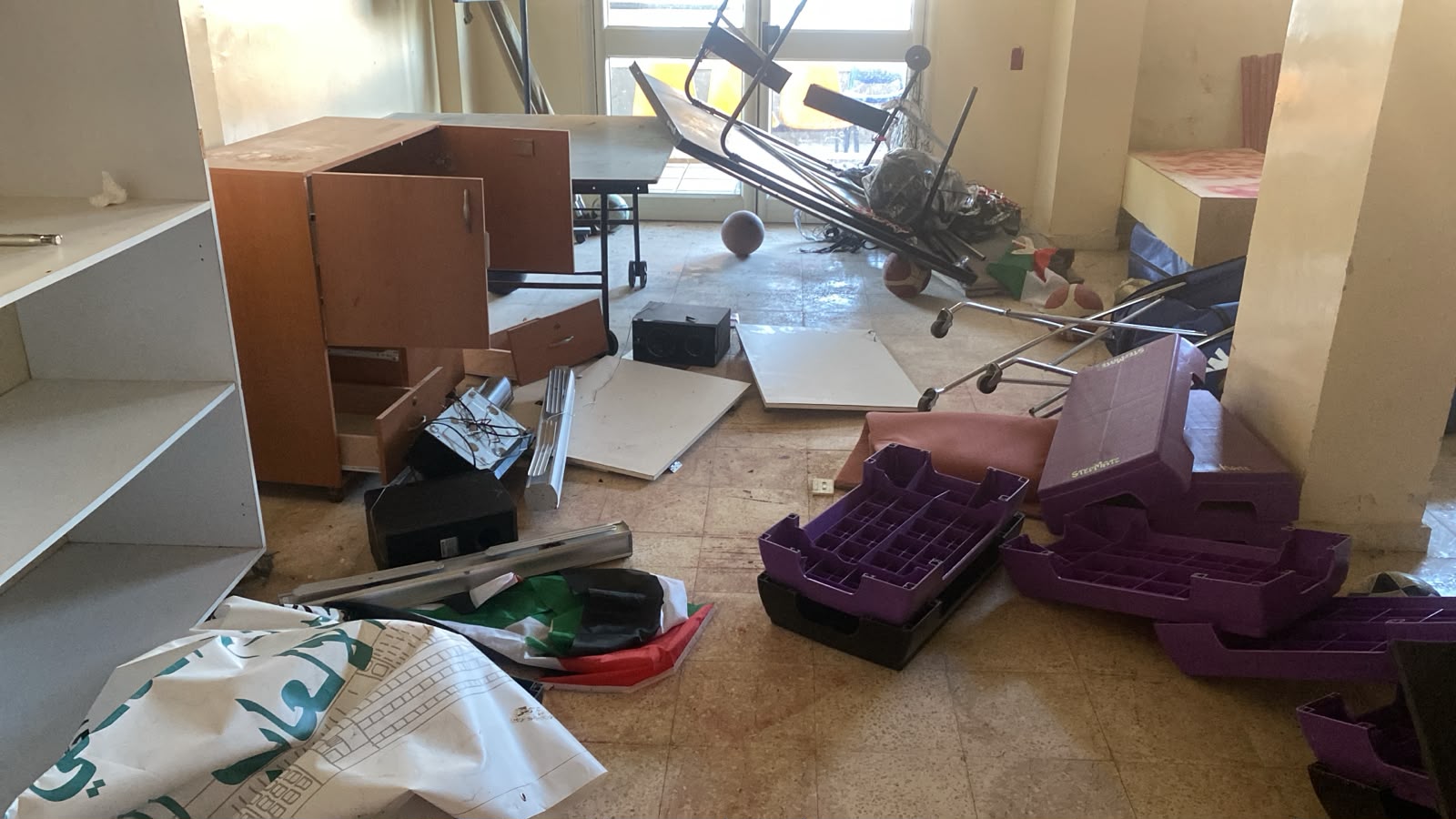 כוחות הכיבוש פרצו לאוניברסיטת ביר זית ותקפו מאבטח