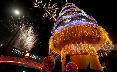 הדלקת עץ חג המולד