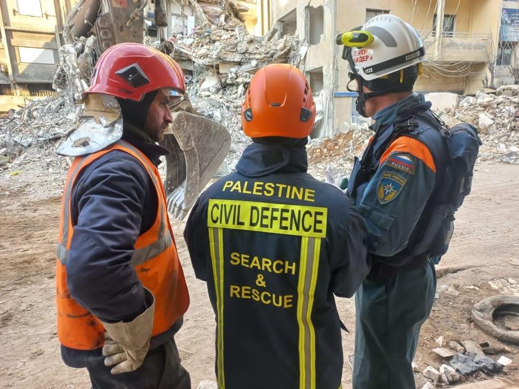צוותי החילוץ הפלסטינים הגיעו לאזורי רעידת האדמה בסוריה