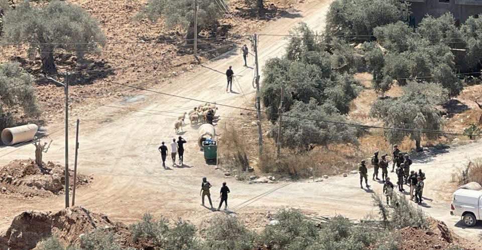 מתנחלים תקפו את הכפר דיר ג'ריר שממזרח לרמאללה