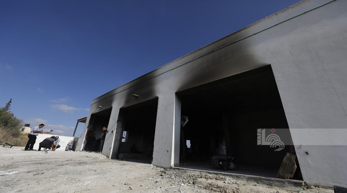 כוחות הכיבוש פוצצו והציתו חנויות ומדפסת של אסיר מספא ועצרו שלושה צעירים נוספים