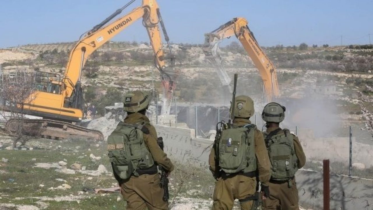 כוחות הכיבוש הרסו בית ושלושה מבנים חקלאיים בכפר א-דיק