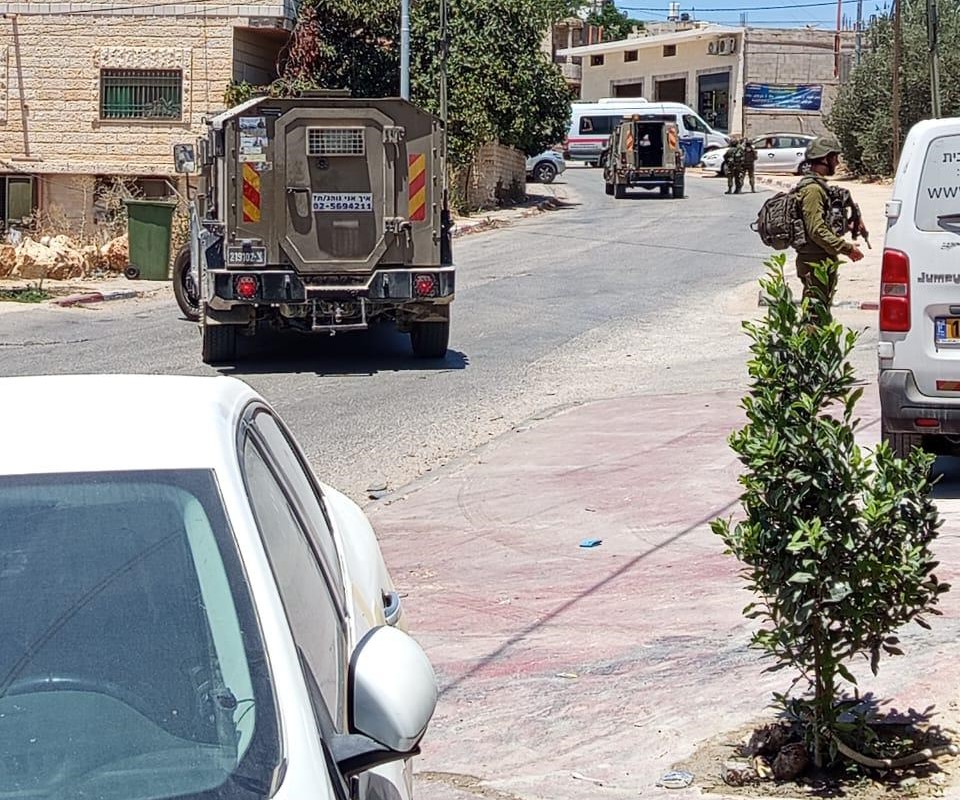 כוחות הכיבוש פשטו על הכפר דיר קדיס שממערב לרמאללה