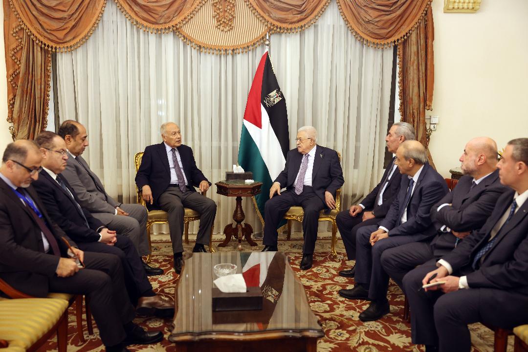 הנשיא אבו מאזן נפגש עם מזכ"ל הליגה הערבית בקהיר