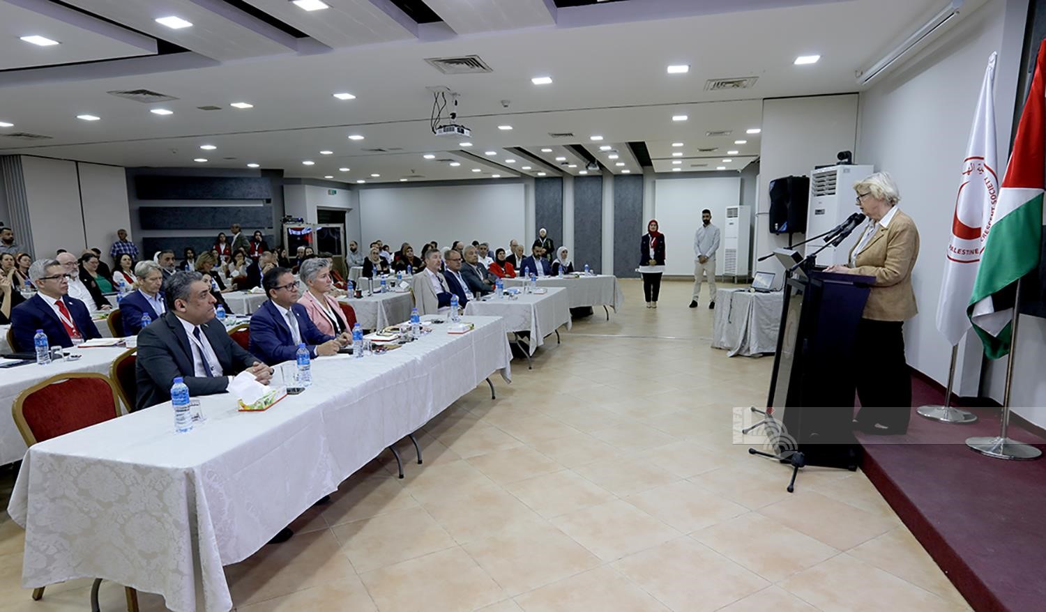 בהשתתפות בינלאומית רחבה: הסהר האדום הפלסטיני השיק את כנס השותפות ההומניטרית 2025 בבירה