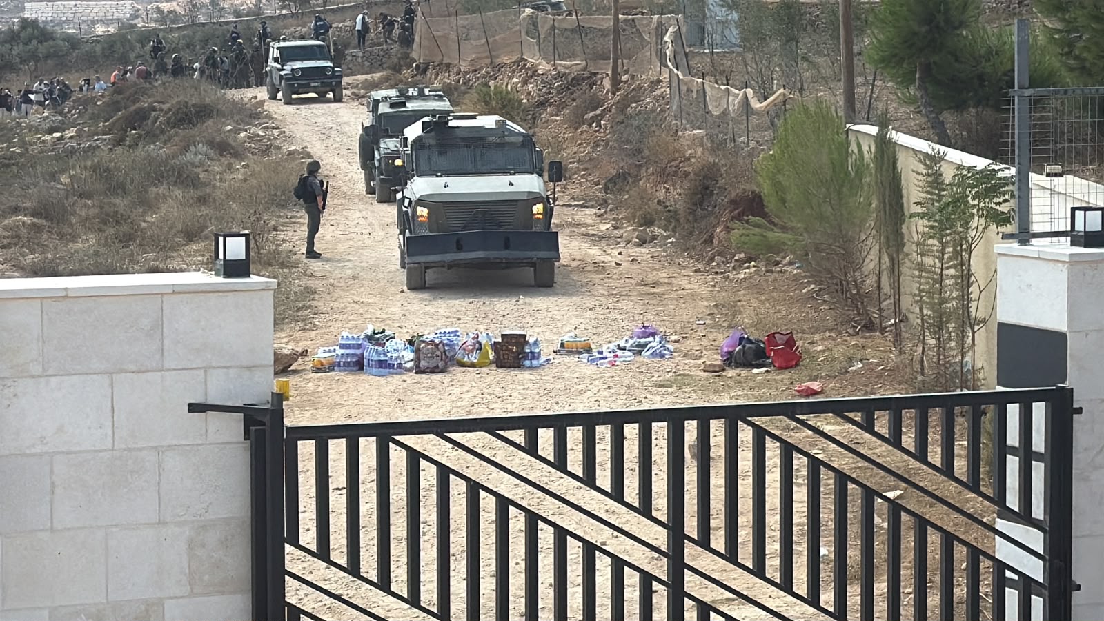 כוחות הכיבוש מנעו מפעילי סולידריות להגיע לבתים הנצורים בקוסרה