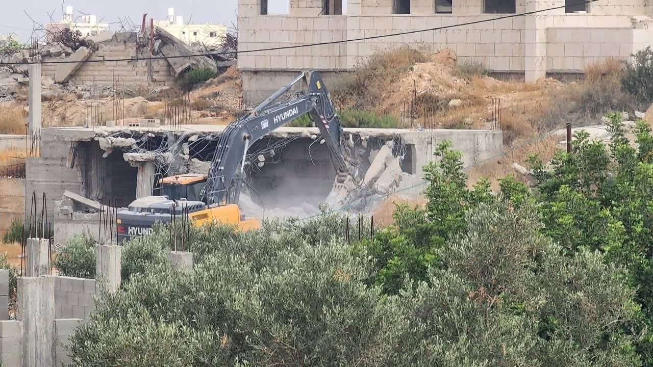 כוחות הכיבוש הרסו שני בתים בשלבי בנייה בשקבא שממערב לרמאללה