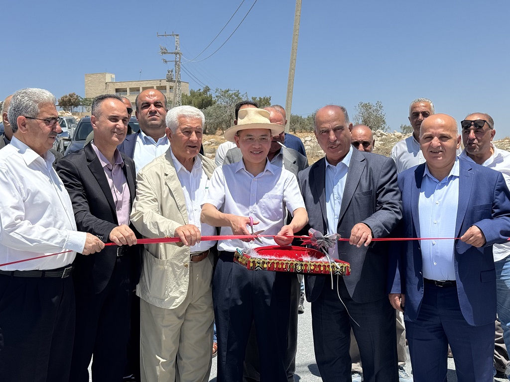 במימון סיני: נחנך רחוב העטייבה ביישוב סעיר שבצפון חברון