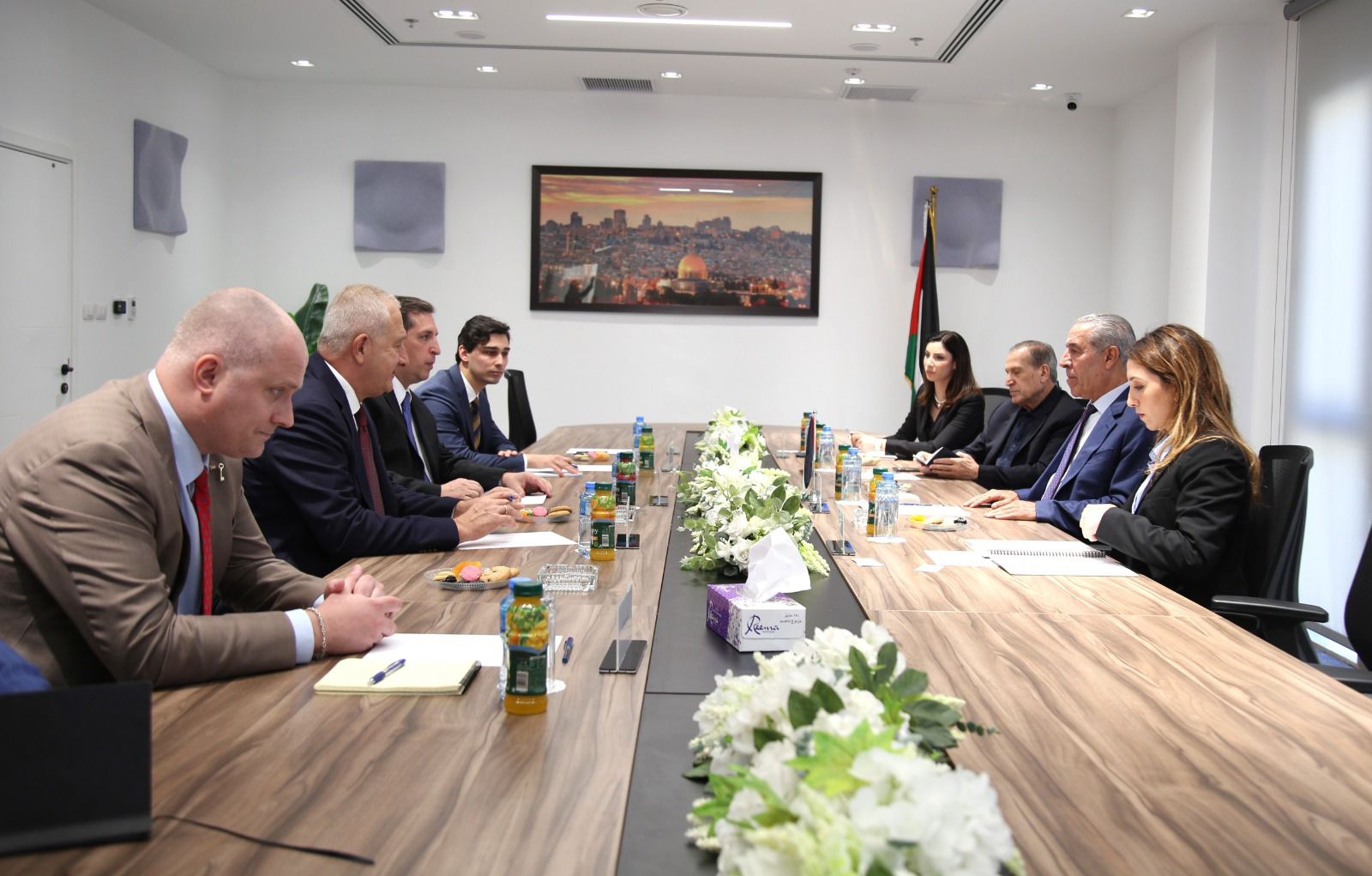 חוסיין א-שייח וולדימיר ספרונקוב דנו במתקפה על עזה והמצב ההומניטרי המחריף