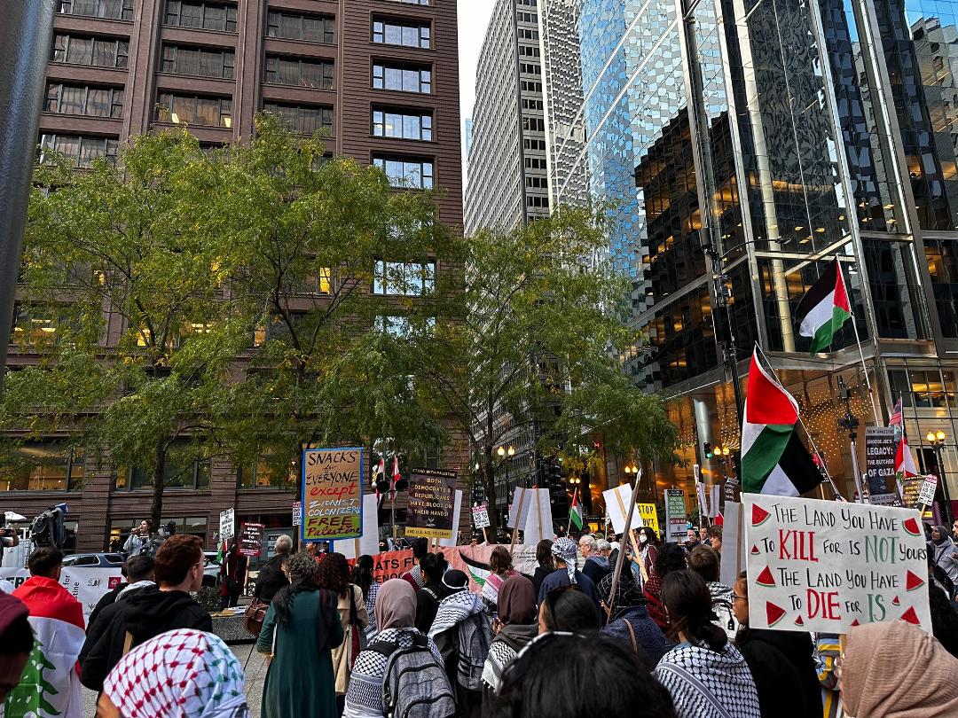 מחאה מול הקונסוליה הישראלית בשיקגו: קריאה להפסיק את התמיכה בכיבוש