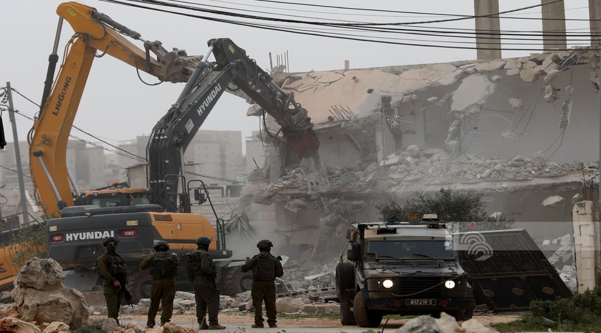 כוחות הכיבוש הרסו בניין מגורים מאוכלס בחברון