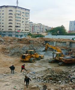 פינוי הריסות מגדל התקשורת בעזה