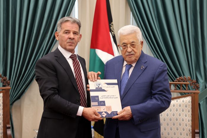 הנשיא הפלסטיני קיבל את הדו"ח השנתי של רשות המאבק בשחיתות לשנת 2024