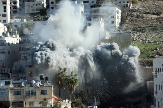 כוחות הכיבוש פוצצו את ביתו של האסיר דוואס חסון בבית אימרין