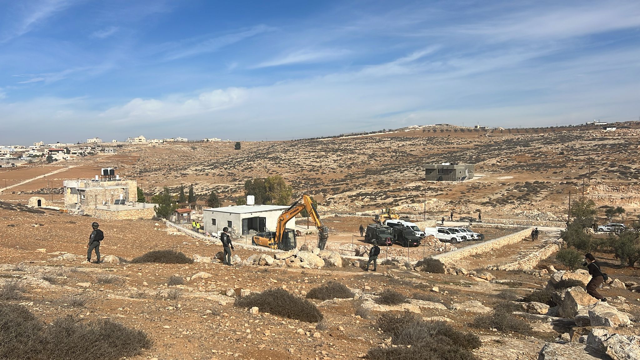 כוחות הכיבוש הישראלי הרסו בתים ותשתיות בזעתרה במזרח בית לחם