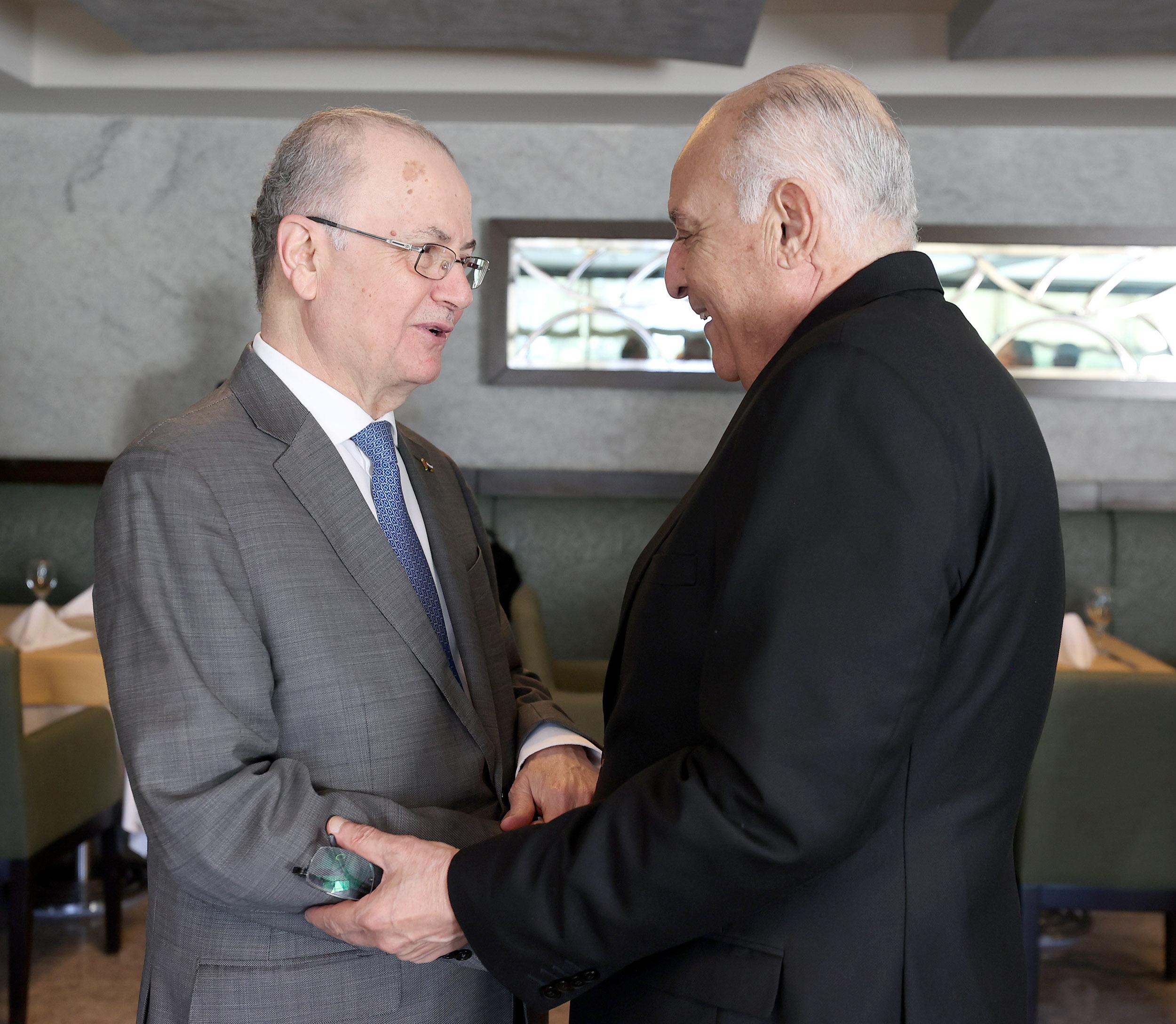 מוסטפא נפגש עם שר החוץ של אלג'יריה: "צריך לגייס את מועצת הביטחון לעצירת המתקפה"