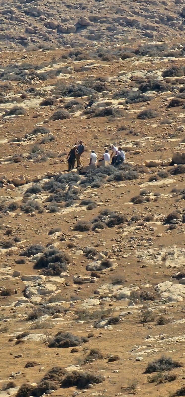 כוחות הכיבוש עצרו 14 תושבים וחקרו עשרות בכפר אל־מוע׳יר