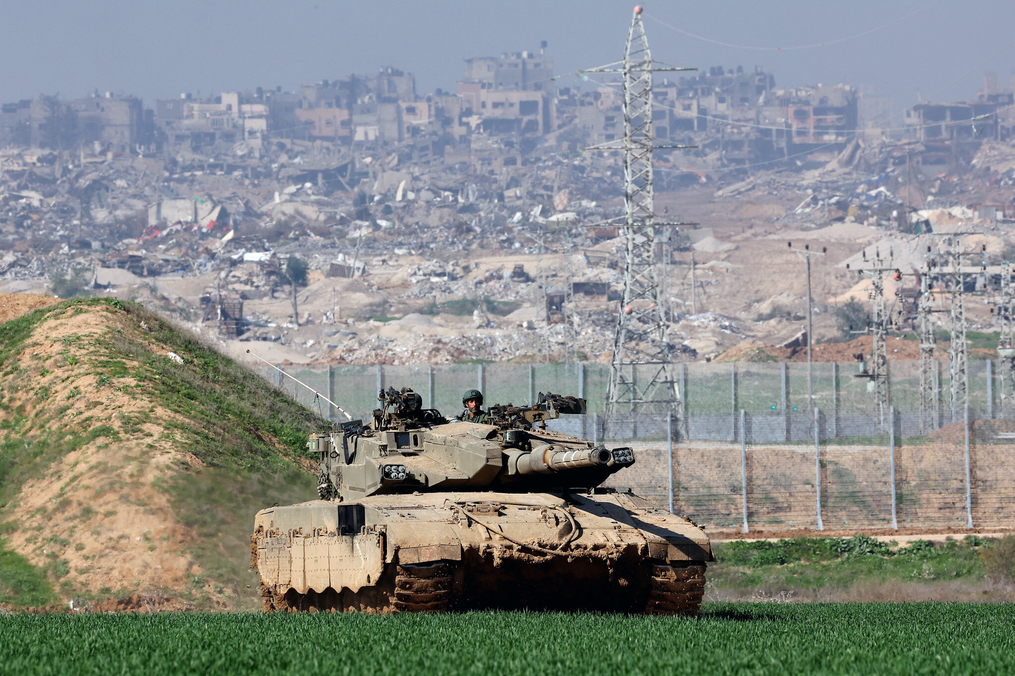 כוחות הכיבוש הישראלים ביצעו שלושה מעשי טבח ברצועת עזה ביממה האחרונה: 43 הרוגים ו- 111 פצועים!