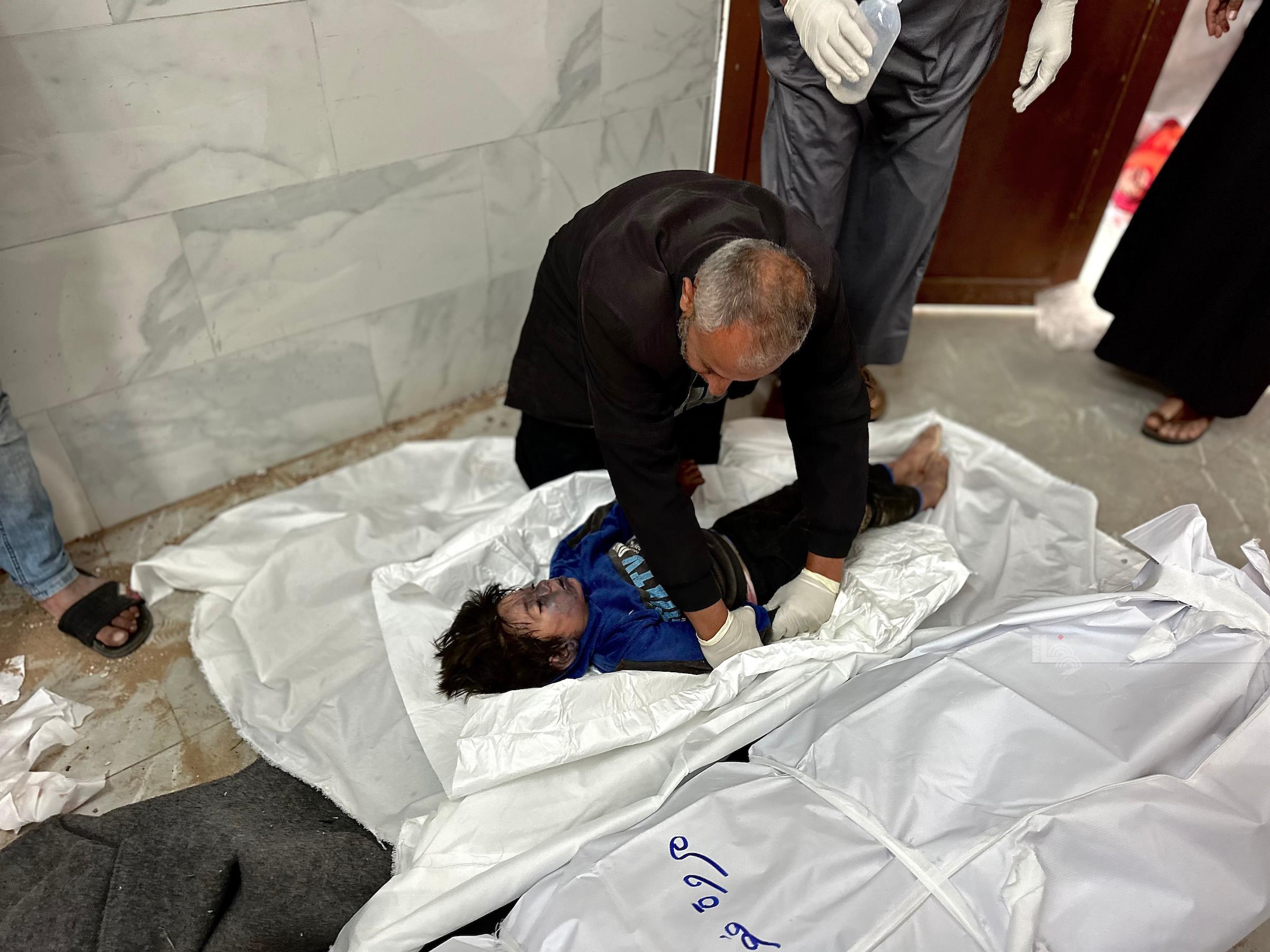 8 הרוגים, בהם 6 ילדים ואם ובתה, בתקיפות מהאוויר והיבשה בעזה