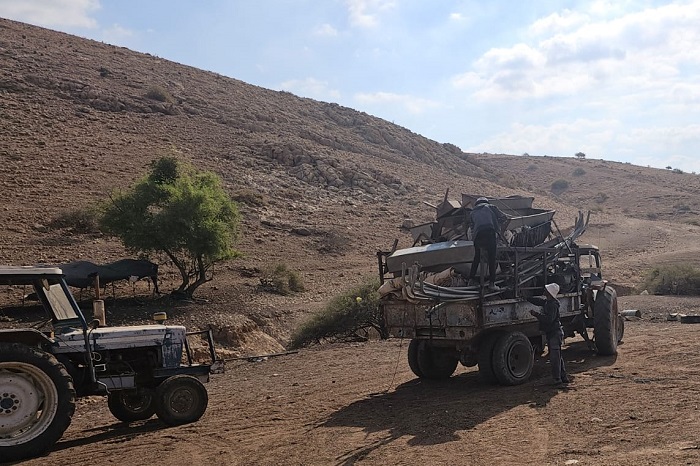 מתנחלים פרצו לבתים באום אל-ג'מאל תחת הגנת כוחות הכיבוש