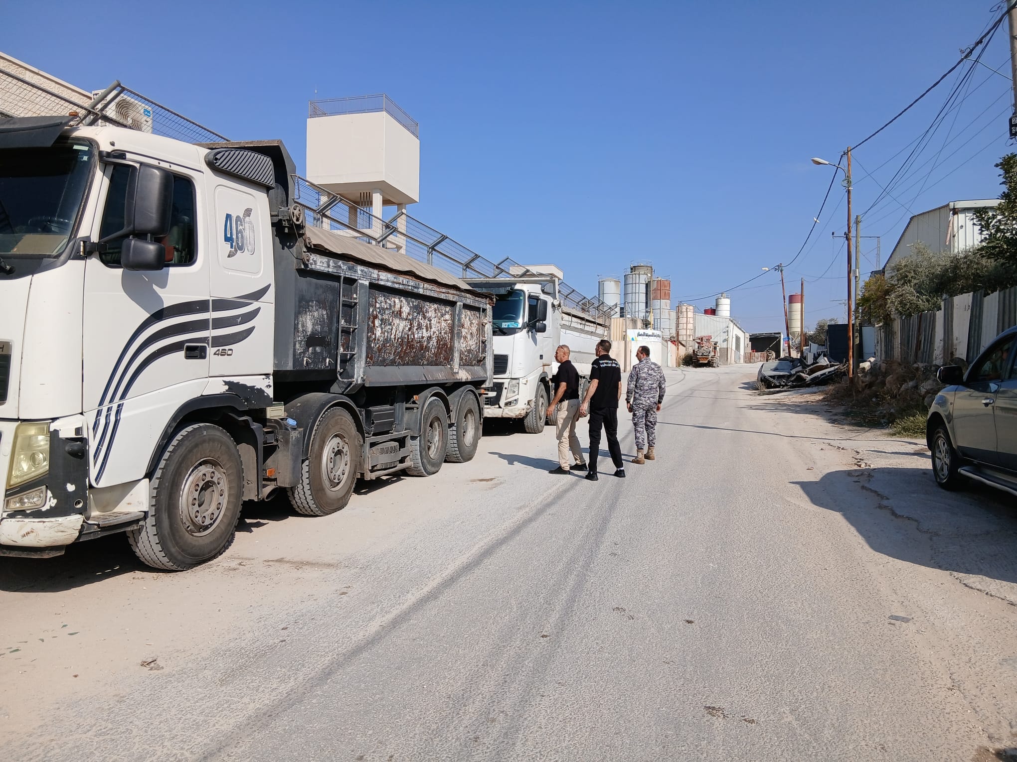 הרשות לאיכות הסביבה עצרה שתי משאיות ישראליות שהובילו פסולת מזוהמת באזור קלקיליה