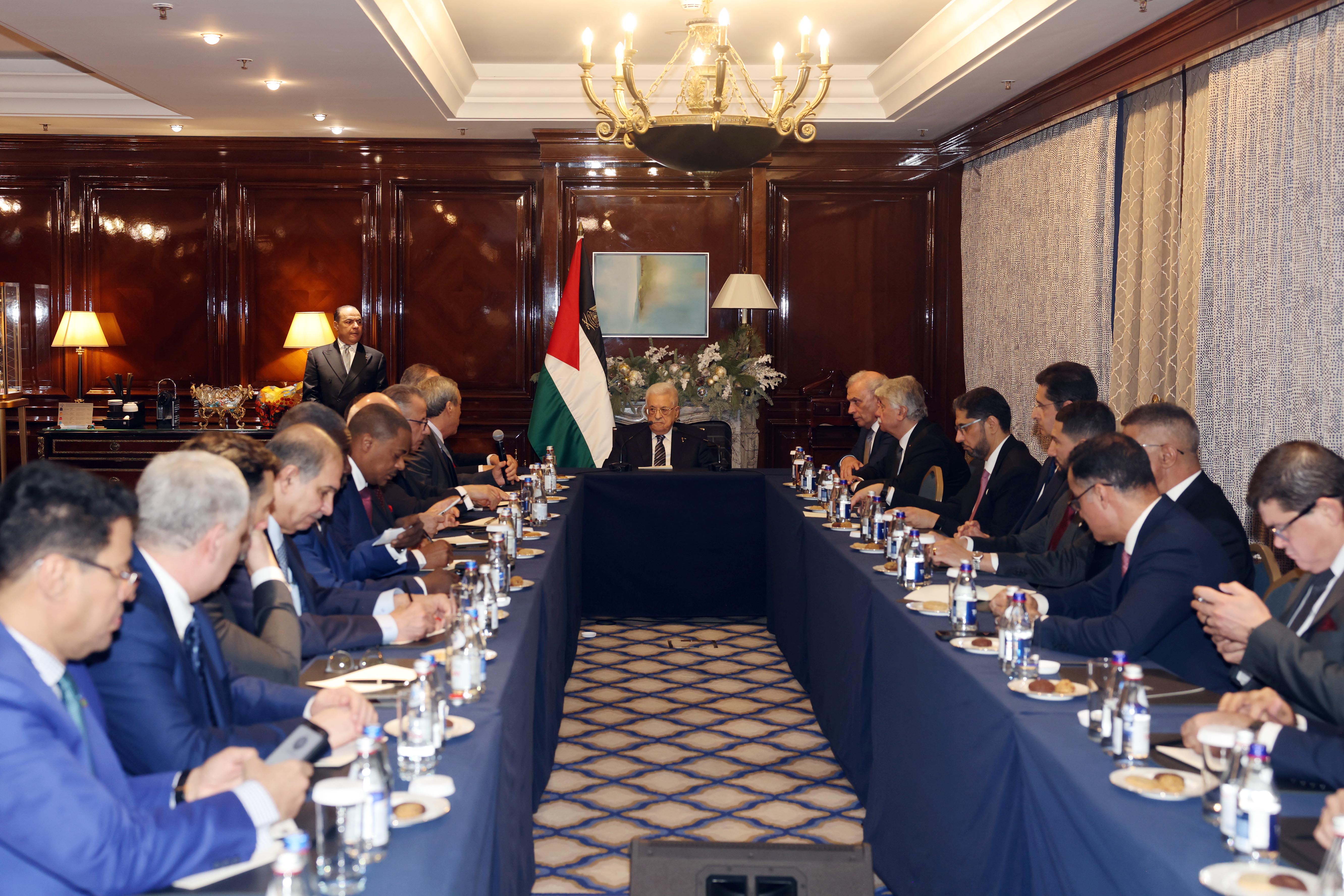 הנשיא עבאס נפגש במוסקבה עם שגרירי מדינות ערב ברוסיה