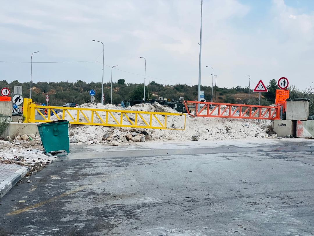 הכיבוש חונק את עזון: סבל מתמשך של תושבים תחת מצור