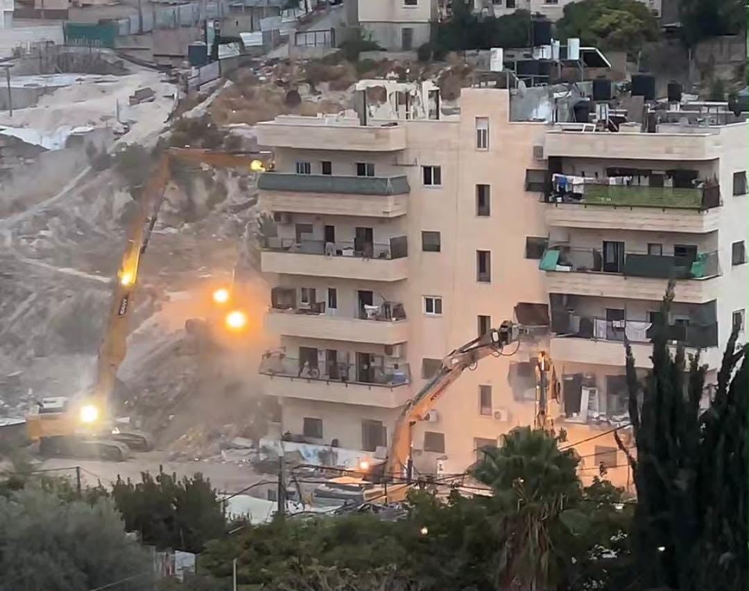 כוחות הכיבוש הרסו בניין בן חמש קומות בא־טור בירושלים