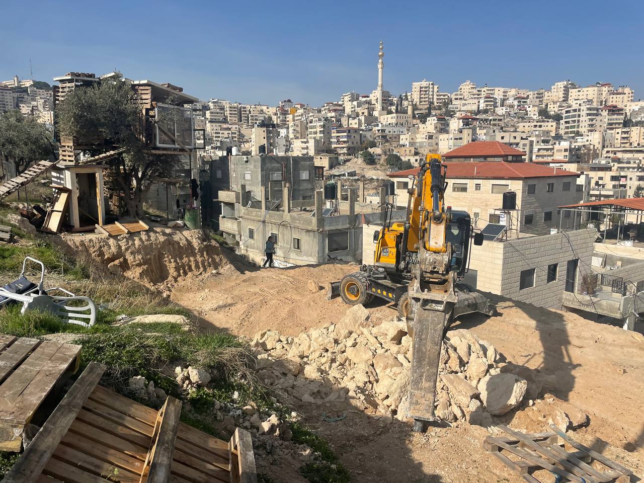 רשויות הכיבוש אילצו תושב ירושלים להרוס בעצמו את ביתו בסילוואן