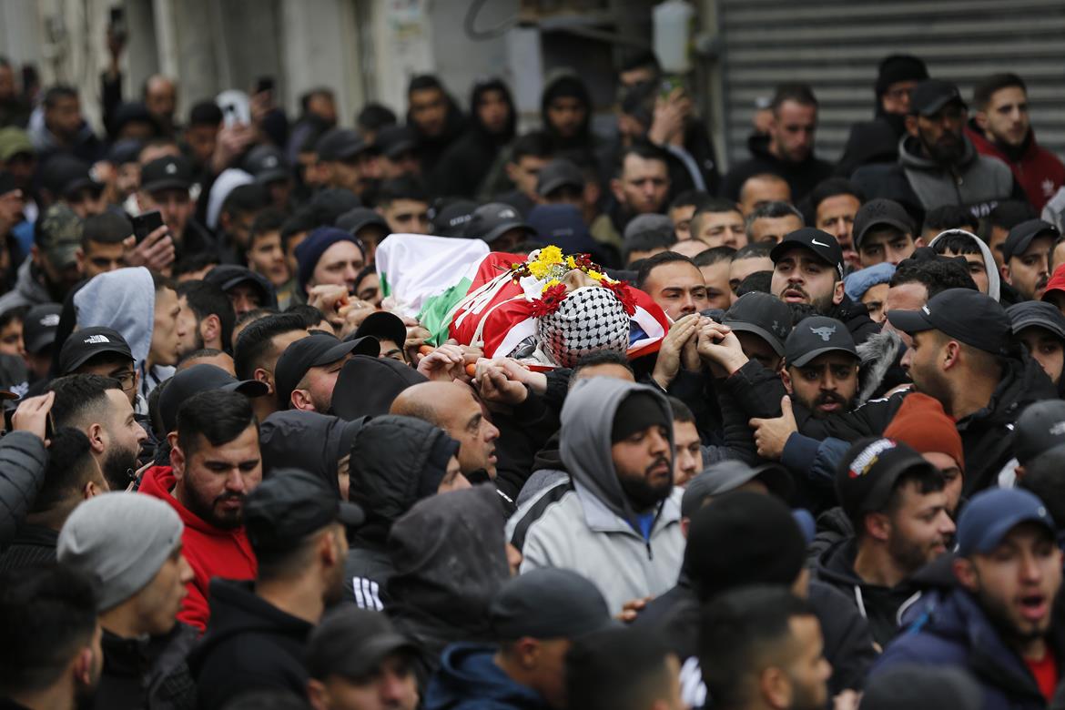 אלפים הלכו אחרי ארונו של הצעיר עלאא שחאם מקלנדיה שנורה בראשו מאש חייל ישראלי